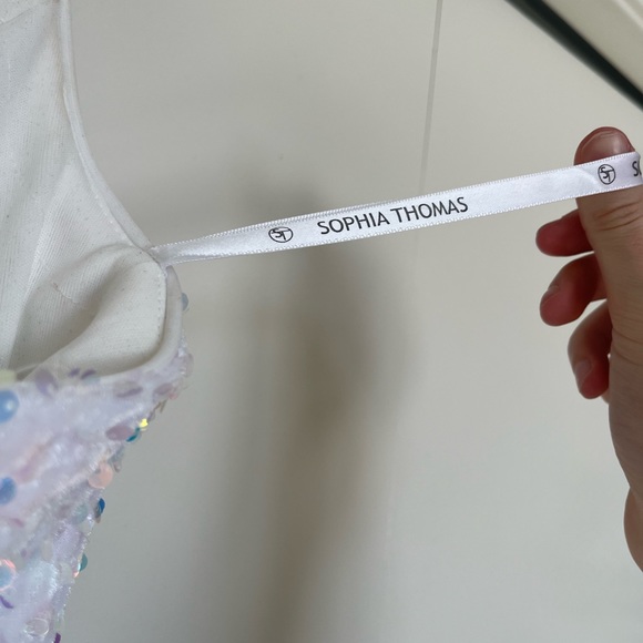 Iridescent white prom dress - Picture 5 of 13